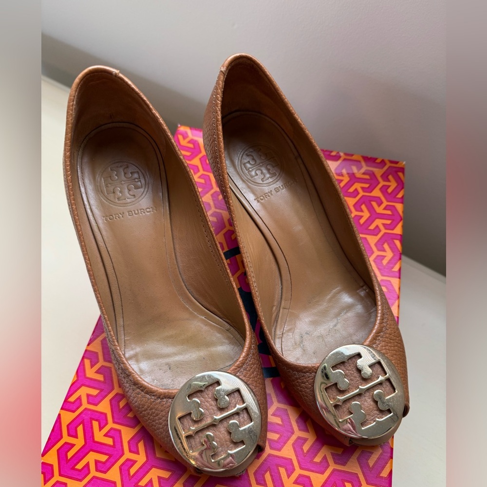 Tory Burch Brown Leather Loafers with Gold Emblem